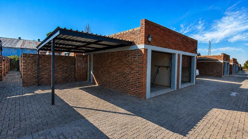 2 Bedroom Property for Sale in Heuwelsig Free State